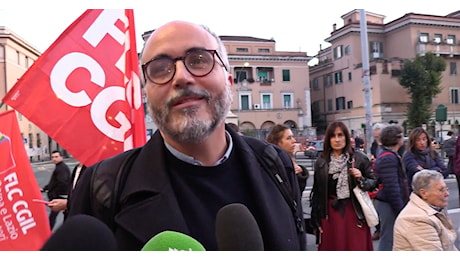 Raimo sospeso, studenti e docenti organizzano un sit-in di solidarietà. Lui ringrazia: “Spero che questa battaglia serva a cambiare la società”