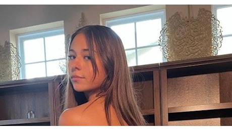 OnlyFans, la 20enne Sophie Rain guadagna oltre $43 mln all'anno con foto hot, da un solo fan 4,7 milioni in mance - GALLERY