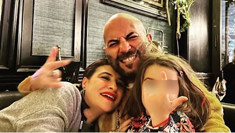 Giuliano Sangiorgi e Ilaria Macchia annunciano l’arrivo del secondo figlio con gioia e musica