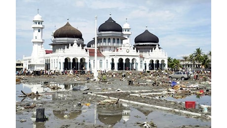 Vent’anni fa lo Tsunami in Asia: causò oltre 230mila morti