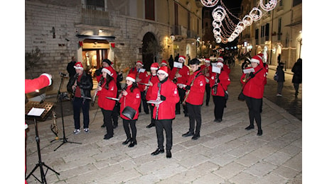 Il complesso civico bandistico “Città di Trani” allieta le vie del centro cittadino