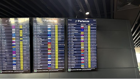 Centinaia di ritardi e cancellazioni di voli a Fiumicino colpite tratte con Usa, Spagna e nord Europa