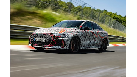 Audi RS3: per il restyling, giro record al Nurburgring