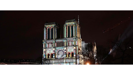 Parigi si gode la cattedrale restaurata. A Notre-Dame quattro messe natalizie