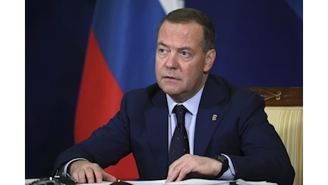 Ucraina, Medvedev: Ci impegneremo a far scomparire Kiev e la Nato