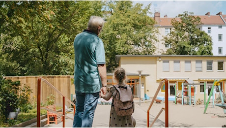 Il welfare dei nonni. Quattro famiglie su dieci senza di loro non ce la farebbero (di L. Varlese)