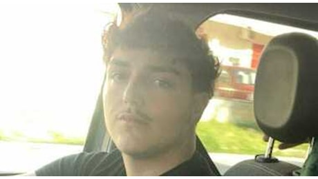 Davide Carbisiero ucciso in una sala slot a 19 anni a Caserta: fermato un minorenne