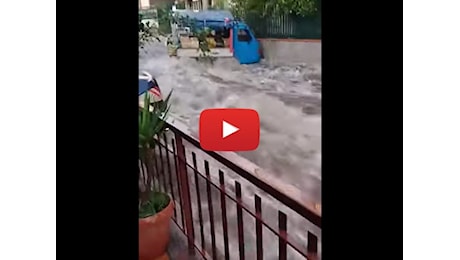 Meteo: Catania, alluvione a Giarre, fiumi di acqua e fango per le strade, ci sono tanti danni; il Video