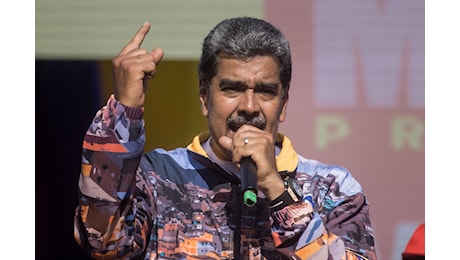 Venezuela verso le elezioni presidenziali, salgono le tensioni. Maduro: “Io vittima di complotti”