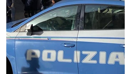 Incidente a Roma, auto travolge un pedone: morto 47enne