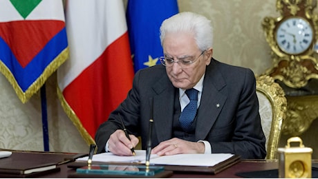 Mattarella firma la manovra: nuovi tetti alle detrazioni, ok ai bonus bebé e mamma