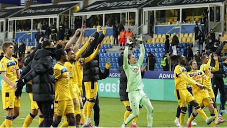 Parma-Atalanta 1-3 La partita vista da Serina. Vittoria da squadra matura: almeno un giorno in vetta. Da 30 anni chi segna così tanto poi chiude ai primi due posti