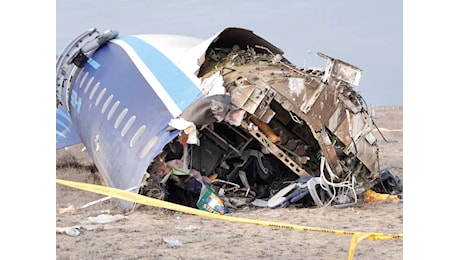 L'aereo partito da Baku caduto in Kazakistan. Abbattuto da un razzo della contraerea russa