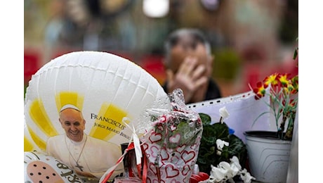 Papa Francesco ricoverato, il Vaticano: «La notte è trascorsa ...