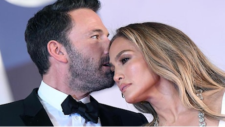 Jennifer Lopez e Ben Affleck divorziano: l’accordo sulla mega villa a Los Angeles e la divisione dei beni