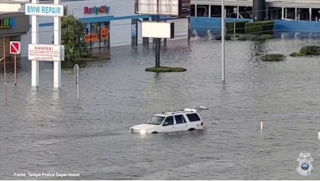 Uragano Milton, strade ancora come fiumi