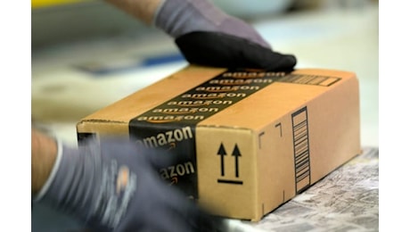 Filiale italiana di Amazon accusata di frode fiscale: il giudice convalida il sequestro da 121 milioni