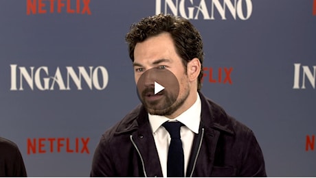 L'intervista a Monica Guerritore e Giacomo Gianniotti, protagonisti della serie Netflix Inganno