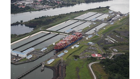 Perché Trump vuole riprendersi il canale di Panama e cosa cambierebbe con il controllo degli USA