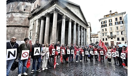 Roma, Cgil e Uil in piazza: «Il nuovo ddl precarizza ancor di più il lavoro»