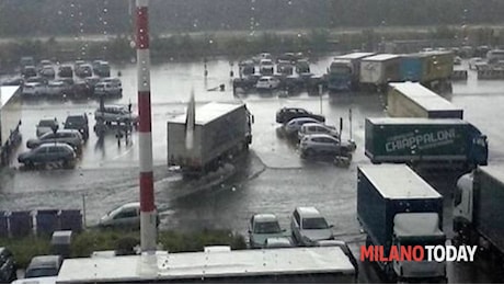 Maltempo, sospesi atterraggi e decolli all'aeroporto di Malpensa: voli dirottati