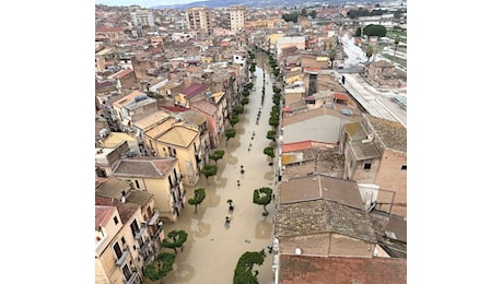 Nubifragi, chiuso l'aeroporto di Palermo, la situazione in Sicilia