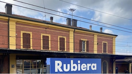 Macchinista investito e ucciso da un treno in corsa a Rubiera (Reggio Emilia): linea Milano-Bologna sospesa