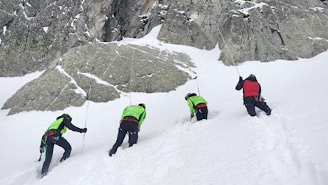 Ritrovato senza vita il corpo di uno dei due alpinisti dispersi