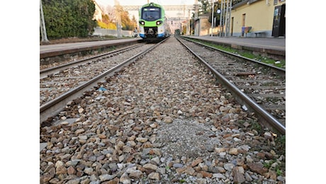 Macchinisita travolto e ucciso da un treno sulla linea Milano-Bologna