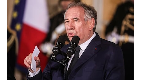 Francia, Bayrou al bivio: dialogo con Le Pen o apertura a sinistra?