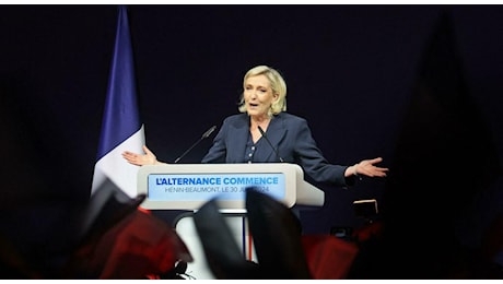 Le Pen, il discorso della vittoria: «Il blocco di Macron è cancellato». Poi l'appello: «Ci serve la maggioranz