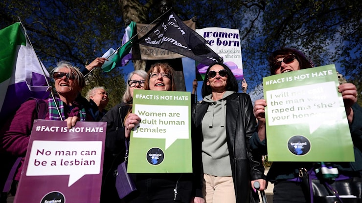Cosa è una donna? La Corte Suprema del Regno Unito: vale il sesso alla nascita - la Repubblica Cosa è una donna? La Corte Suprema del Regno Unito: vale il sesso alla nascita - la Repubblica
