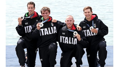 Olimpiadi, l'Italia vince la medaglia d'argento nella 4 di coppia di canottaggio