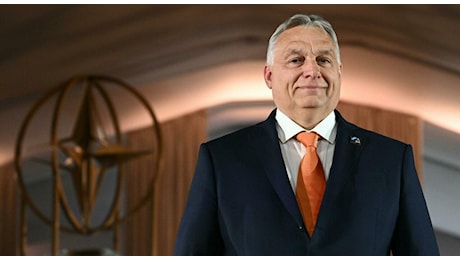 Orban incontra Trump a Mar-a-Lago: dopo Putin e Xi ora il leader ungherese visita l'ex presidente americano
