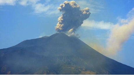 Etna, torna in scena il cratere di Nord/Est | VIDEO