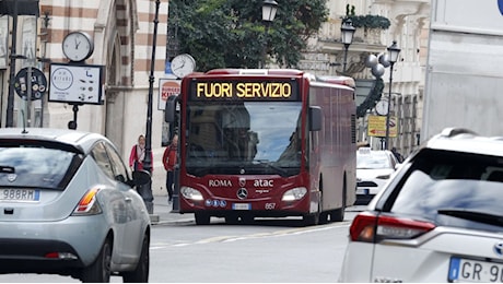 Venerdì 13 dicembre nuovo sciopero generale con stop di treni, bus metro: da quando scatta il periodo di garanzia per le vacanze?