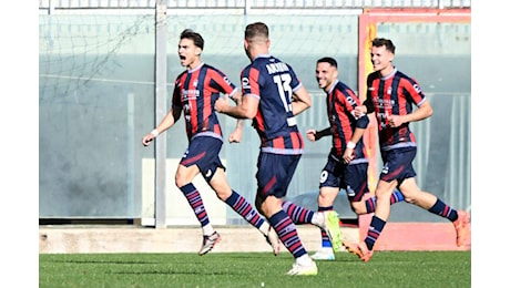 Serie C, il Crotone supera anche l’ostacolo Juve Next Gen e prolunga la serie positiva