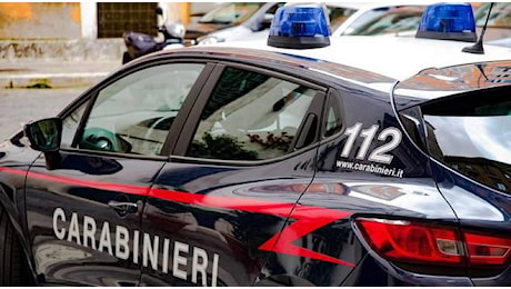 Uccide la moglie a coltellate a Solero (Alessandria) e chiama il 112