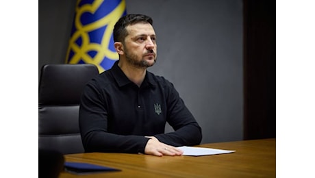 Non abbiamo forze per recuperare Donbass e Crimea: la dura ammissione di Zelensky