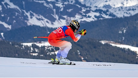 Lara Gut-Behrami salta il gigante di Soelden: un problema al ginocchio frena la svizzera