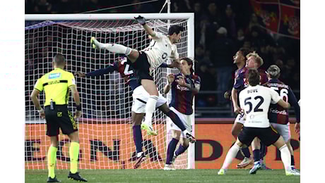 Serie A, il Milan ‘aiuta’ la Roma: Bologna ko