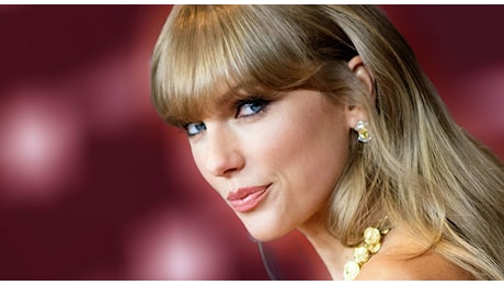 Taylor Swift, la mamma casalinga, i disturbi alimentari, il fidanzato Travis Kelce e la poesia: chi è la cantante dei record