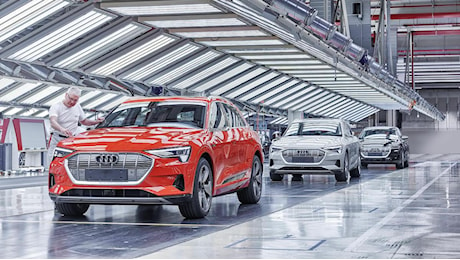Volkswagen, auto elettrica sotto le aspettative: arrivano i tagli, 2.600 a casa all'Audi di Bruxelles