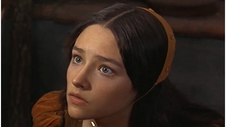 Morta Olivia Hussey, chi era la Giulietta di Zeffirelli. Dal successo del Globe alla denuncia per abuso