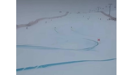 Niente discesa per Sofia Goggia: il secondo Super G di Sankt Moritz cancellato per nebbia e vento forte