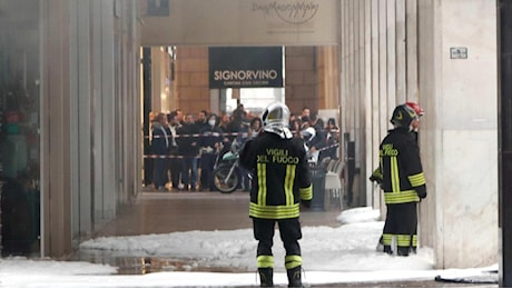 Fiamme nel sotterraneo di corso Vittorio Emanuele. Paura e black-out