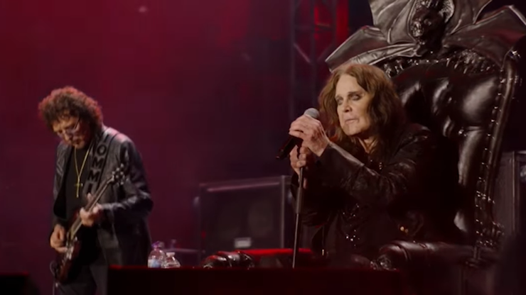 Ozzy Osbourne dà l'addio al suo pubblico: delirio e commozione per l'ultimo show con i Black Sabbath - Tgcom24 Ozzy Osbourne dà l'addio al suo pubblico: delirio e commozione per l'ultimo show con i Black Sabbath - Tgcom24