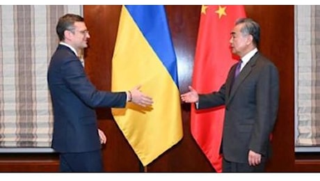 Cina-Ucraina: contatto. L’inchiesta su Cutro. La Consulta e i «non binari» | Podcast