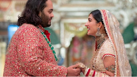 Il circo vip delle nozze indiane da miliardi di dollari, il lusso cafonal indigna i social