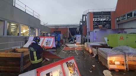 Aperta un’inchiesta sull’esplosione alla Toyota Handling a Bologna. Cosa sappiamo delle cause. Diretta